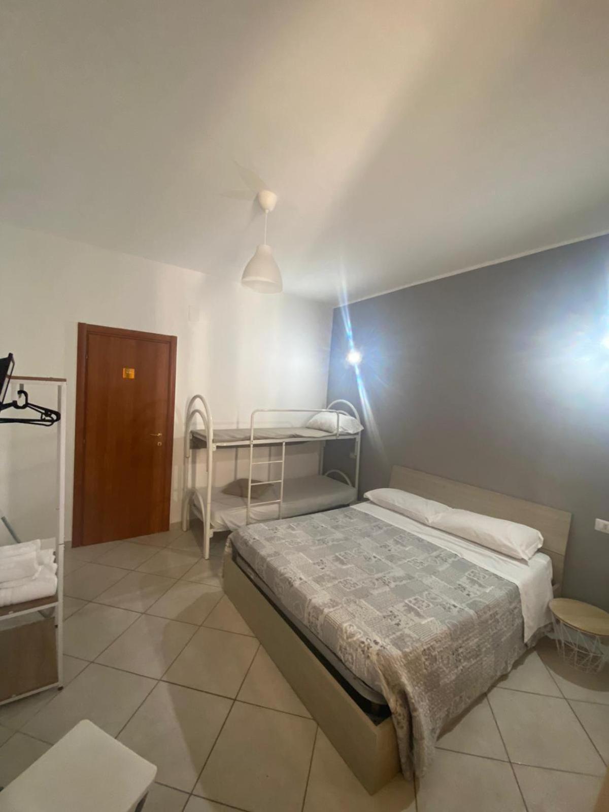 Bedroompompei With Free Parking Bagian luar foto
