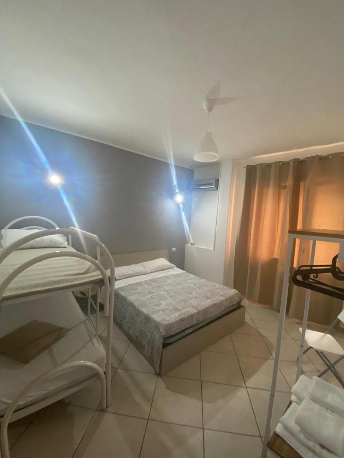 Bedroompompei With Free Parking Bagian luar foto