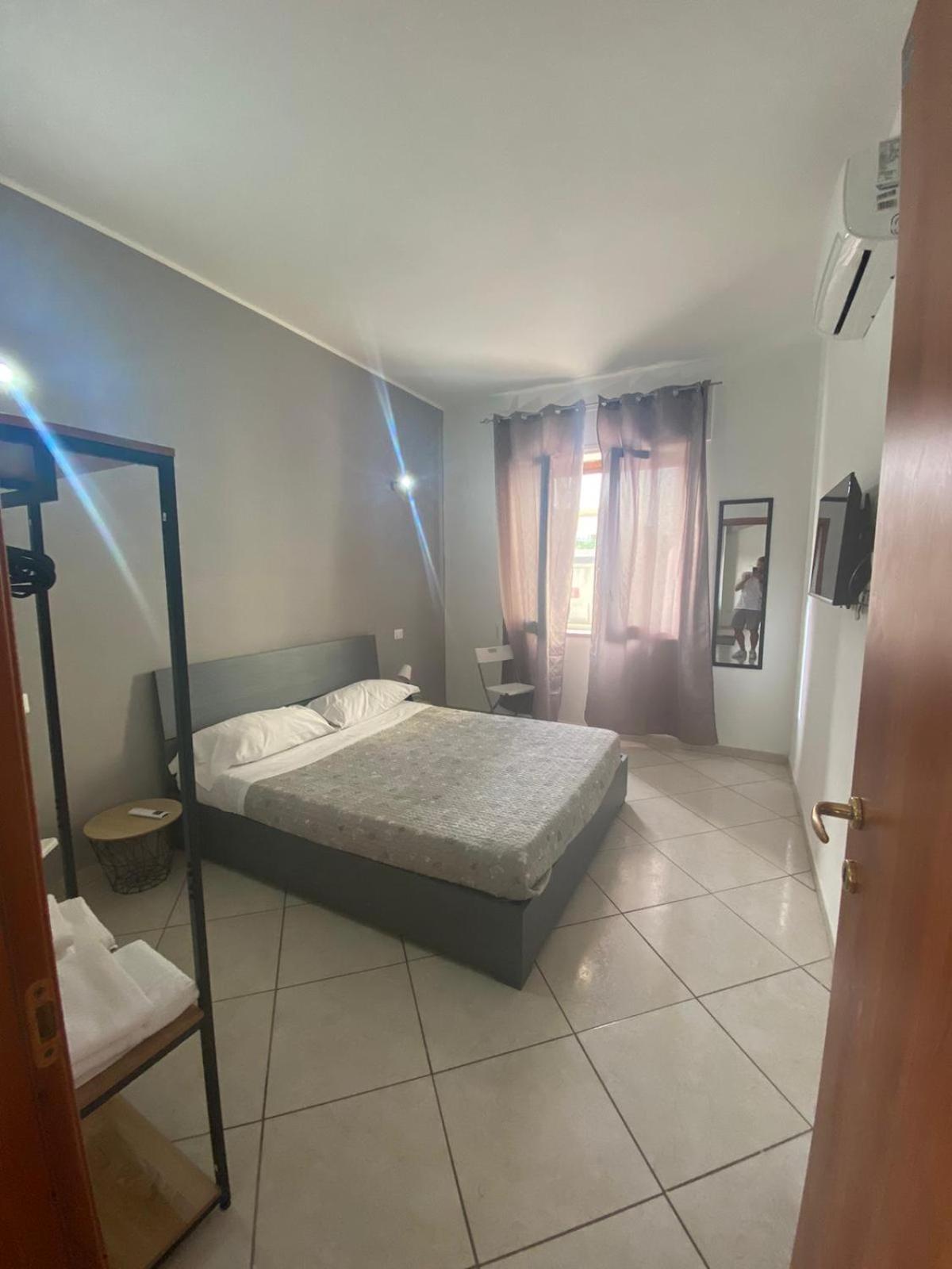 Bedroompompei With Free Parking Bagian luar foto