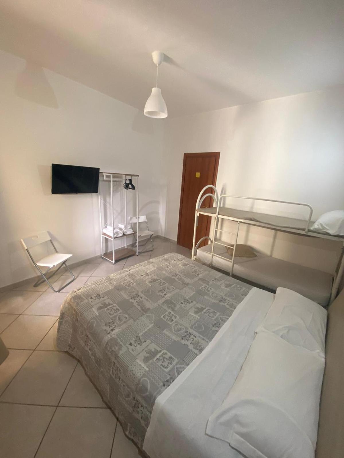 Bedroompompei With Free Parking Bagian luar foto