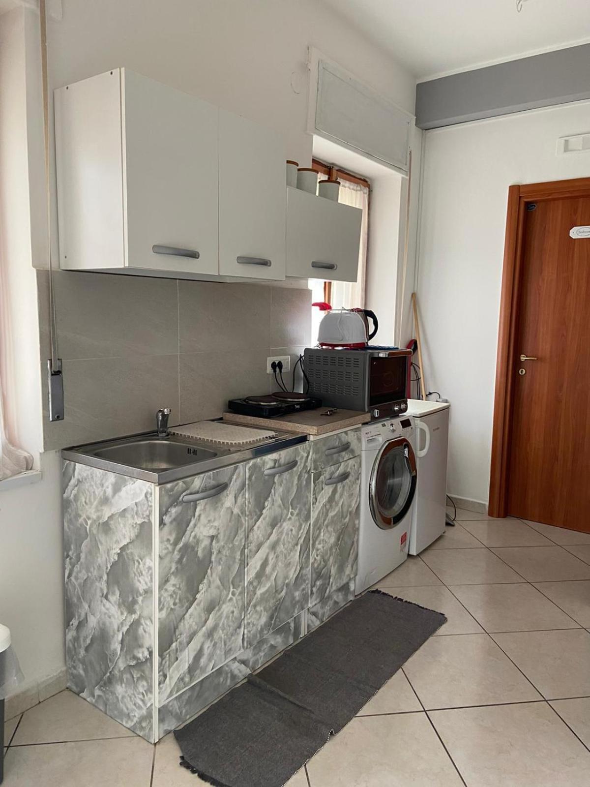 Bedroompompei With Free Parking Bagian luar foto