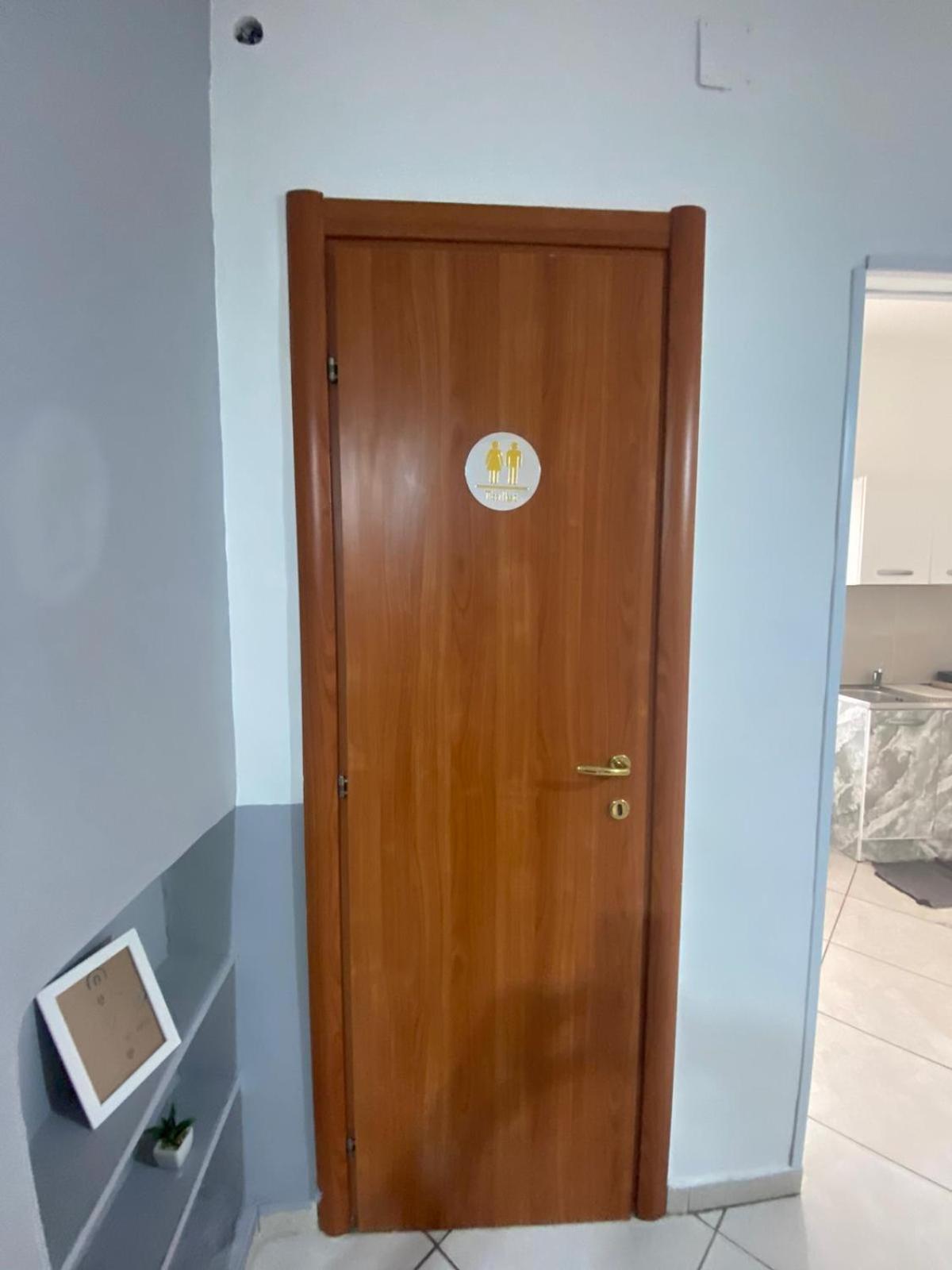 Bedroompompei With Free Parking Bagian luar foto